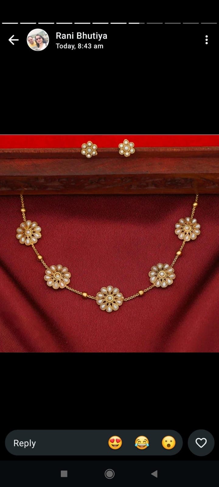 Pearl necklace 